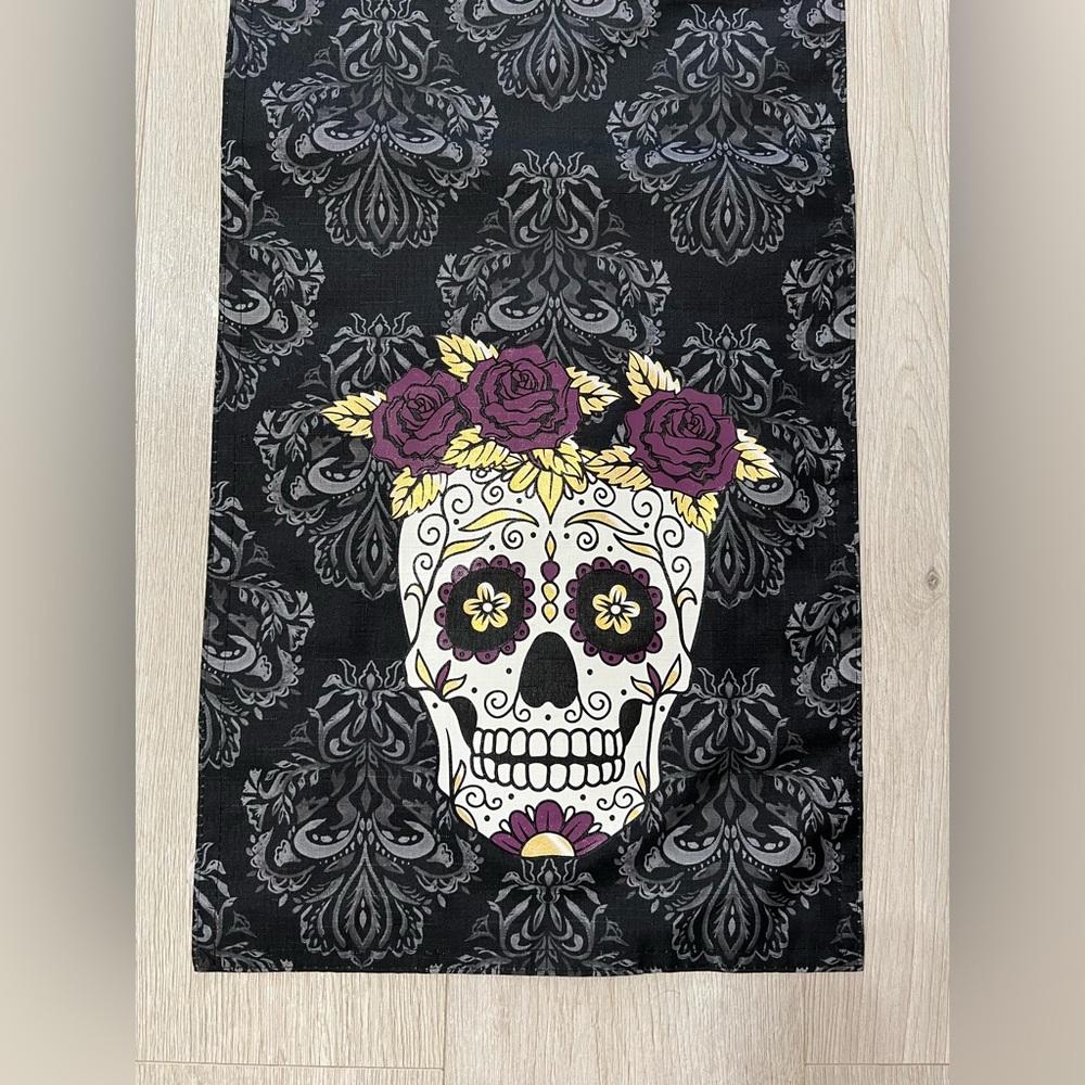 Table Runner - Picture 4 of 5